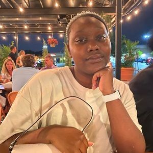 Meet your Posher, Angela